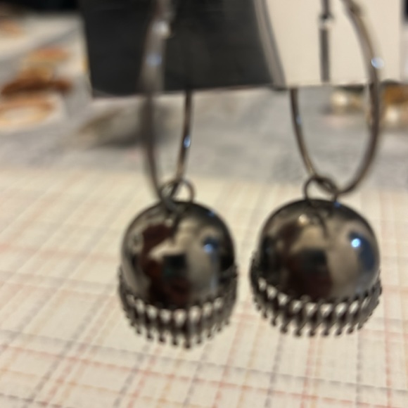 Fashion Earring - Picture 2 of 2